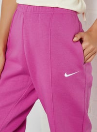 nsw fleece pant in active fuchsia