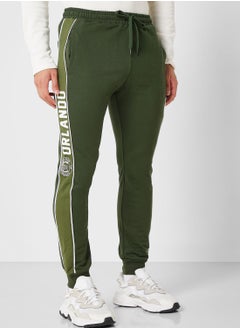 اشتري Varsity Jogger في السعودية