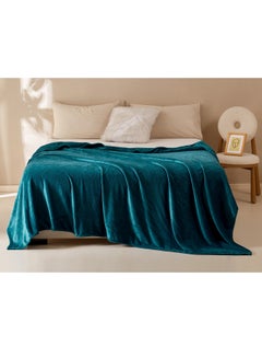 اشتري Light weight Extra Soft Single Size Solid Blanket all season Flannel Fleece Throw Blanket 150x200cm 100% Polyester-Green في الامارات