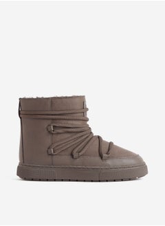 اشتري Laced Padded Boots في السعودية