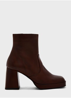 اشتري Squared High Heel Ankle Boot في الامارات