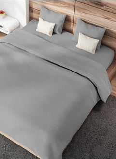 اشتري 3 Piece Bedsheet Set King Size|Ash Grey Colour|1 Flat Bedsheet - 260x240 cm, 2 Pillowcases - 50x75 cm|Non allergic Microfiber for year-around use. في الامارات