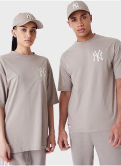 Buy New York Yankees Oversized T-Shirt in UAE