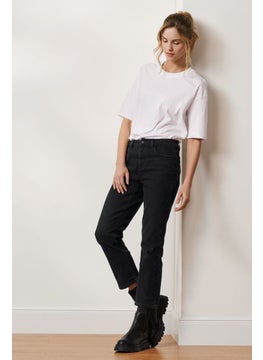 Buy Women Modern Fit High Waist Jeans, Black in UAE