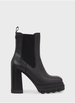 اشتري Block Heel Chelsea Boots في السعودية