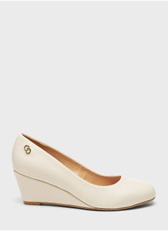 Buy Low Heel Plain Pumps in UAE