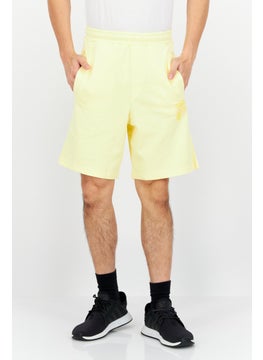 اشتري Men Oversized Fit Drawstring Outdoor Short, Yellow في الامارات