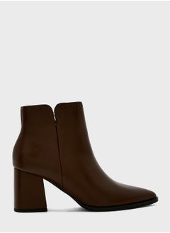 اشتري Block-Heel Ankle Boots With Oversize Topstitching في الامارات