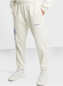 Buy The Regular Fit Classic Sweatpants in UAE