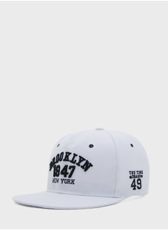 اشتري Brooklyn Flat Curve Peak Cap في الامارات