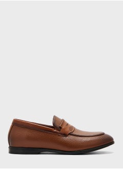 اشتري Formal Slip Ons في الامارات