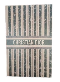 اشتري Christian Dior Fake book في الامارات