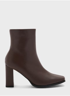 Buy Pointed Slim Block Heel Boot in UAE