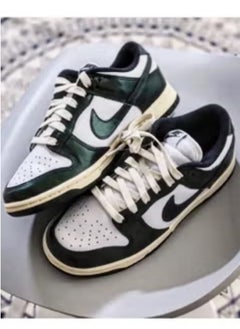 Buy Unisex Low Top Street Style Dunk Sb Shoes Green in Saudi Arabia