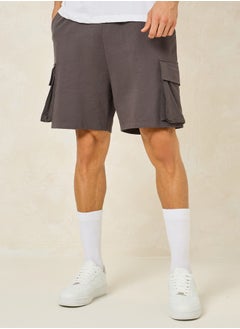 اشتري Oversized Basic Knit Cargo Shorts في السعودية