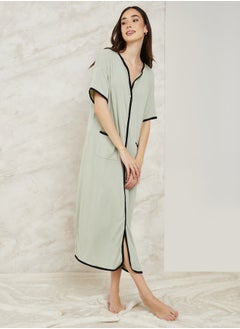 اشتري Rib Contrast Edge Button Closure Nightshirt Dress في السعودية