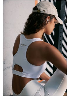 اشتري White Medium Support/Shaping Back Pocket Detail Knitted Sports Bra THMAW24SS00003 في مصر