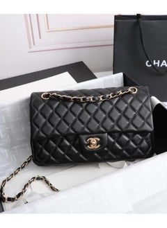 اشتري Classic Chanel handbag with a modern design في السعودية