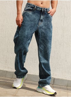 Buy Men Straight Fit Clean Look Light Fade Pure Cotton Jeans in UAE