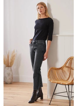 اشتري Women Modern Fit Dark Wash Non Stretchable Denim Jeans, Grey في الامارات