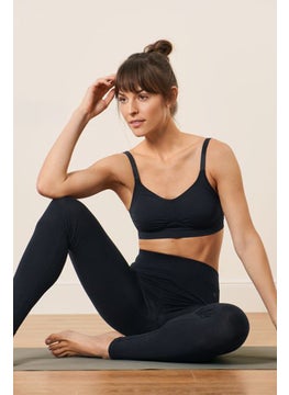 اشتري Women Sportswear Fit Solid Yoga Leggings, Black في الامارات