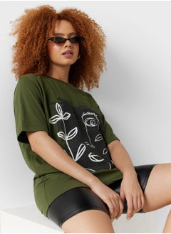 Buy Oversized Graphic T-Shirt in Saudi Arabia