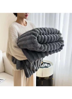 اشتري COMFY WARM THICK WINTER EMBOSSED SOFT LUXURIOUS BLANKET KING SIZE DARK GREY في الامارات