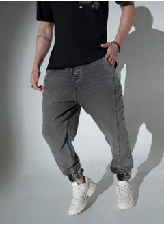 Buy Men Clean Look Mid-Rise Relaxed Fit Stretchable Jeans in UAE