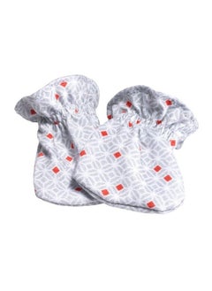 اشتري The First Years American Red Cross No Scratch Mitts في الامارات