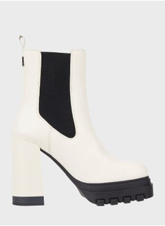 اشتري Block Heel Chelsea Boots في السعودية