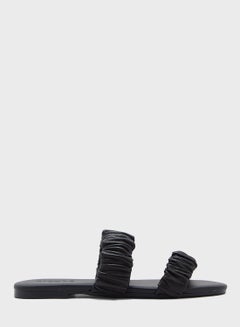 Buy Vinus Flat Sandals in UAE