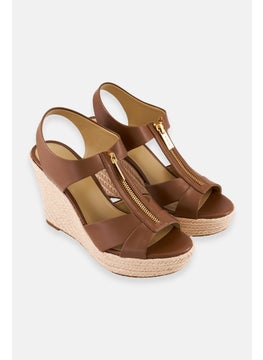 اشتري Women Medium Roslyn Zipper Closure Wedges, Brown في الامارات