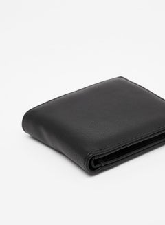 اشتري Wallet for Men RFID Blocking Leather Bifold Top Flip Extra Capacity Travel Wallet في الامارات