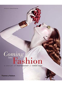 اشتري Coming into Fashion: A Century of Photography at Condé Nast في الامارات