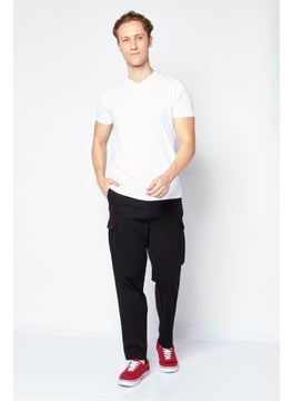 اشتري Men Slim Fit Solid Cargo Pants, Black في الامارات