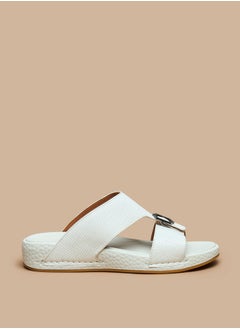 اشتري Men's Textured Slip-On Arabic Sandals في الامارات