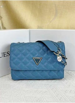 اشتري GUESS Tali Convertible Crossbody Flap في الامارات