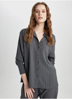 اشتري Oversize Fit Shirt Collar Crinkle Fabric Long Slee في الامارات