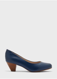 Buy Maryam Pointed Toe Low-Heel Pumps in UAE