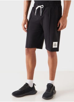 اشتري Logo Detail Shorts في الامارات