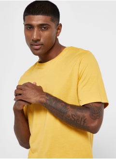 اشتري Essential Crew Neck T-Shirt في الامارات