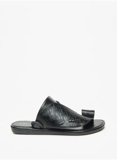 اشتري Men Textured Slip-On Arabic Sandals with Toe Loop في السعودية