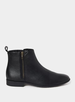 Buy Narrow Round Toe Chelsea Boots in Textured Faux Leather in Saudi Arabia