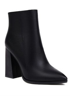 Buy Solid Colored Pointy Boots For Women Black in UAE