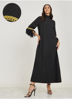 اشتري Faux Feather Trim Jalabiya with Lace Detail في السعودية