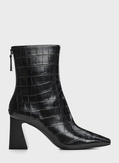 Buy Cami1 Ankle Boots in UAE