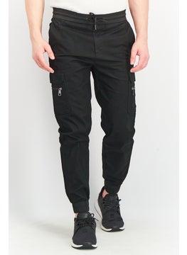 اشتري Men Regular Fit Solid Cargo Pants, Pure Black في الامارات