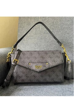 اشتري GUESS shoulder bag في السعودية