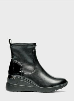 اشتري Essential Ankle Boots في الامارات