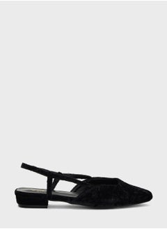 اشتري Velvet Square Toe Ankle Strap Ballerina في الامارات